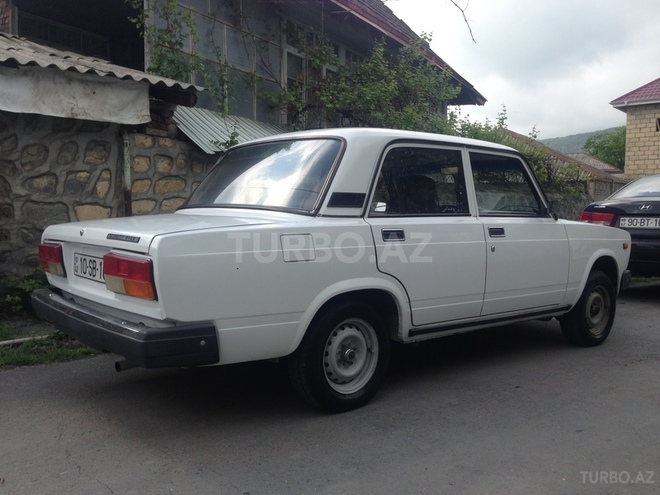 LADA (VAZ) 2107 2006, 112,000 km - 1.6 l - Qax