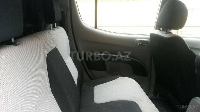 Mitsubishi L200 2010, 142,000 km - 2.5 л - Bakı