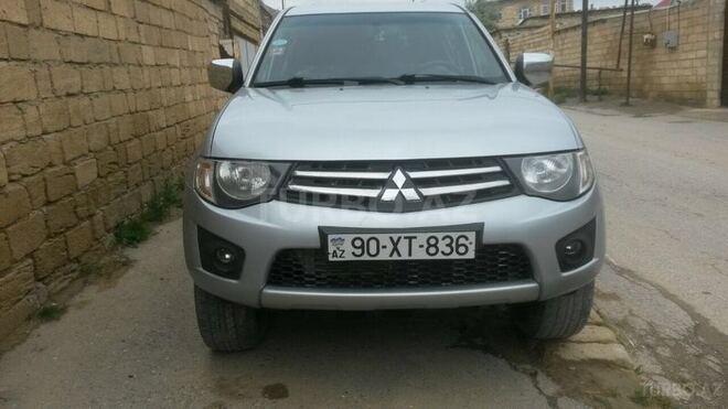 Mitsubishi L200 2010, 142,000 km - 2.5 л - Bakı