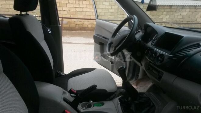 Mitsubishi L200 2010, 142,000 km - 2.5 л - Bakı