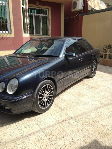 Mercedes E 320 2001, 85,000 km - 3.2 л - Bakı