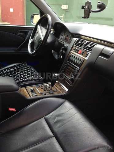Mercedes E 320 2001, 85,000 km - 3.2 л - Bakı