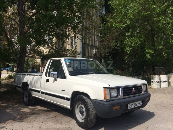Mitsubishi L200 1996, 250,000 km - 2.5 l - Bakı