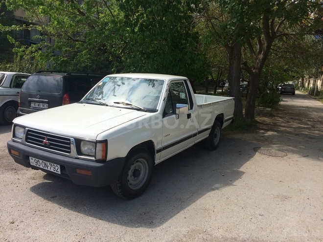 Mitsubishi L200 1996, 250,000 km - 2.5 l - Bakı