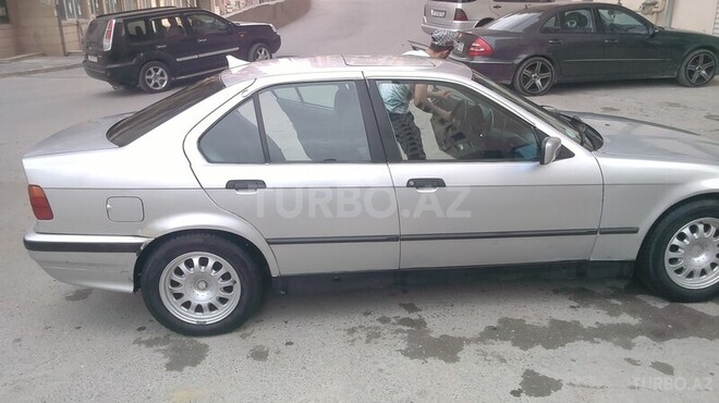 BMW 320 1992, 256,000 km - 2.0 l - Bakı