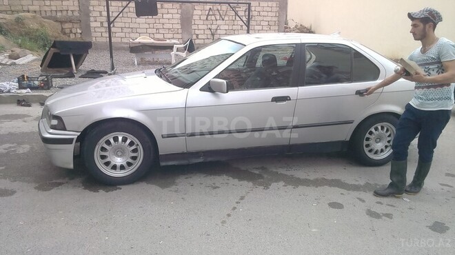 BMW 320 1992, 256,000 km - 2.0 l - Bakı