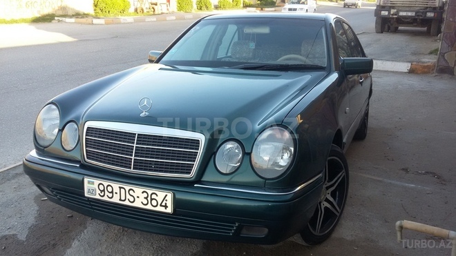 Mercedes E 220 1999, 270,000 km - 2.2 l - Sumqayıt