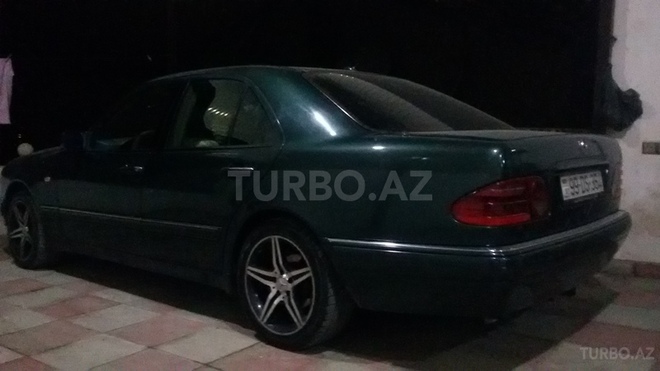 Mercedes E 220 1999, 270,000 km - 2.2 l - Sumqayıt