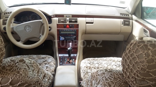 Mercedes E 220 1999, 270,000 km - 2.2 l - Sumqayıt