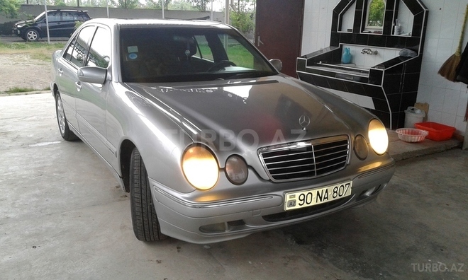 Mercedes E 220 1999, 280,000 km - 2.2 l - Saatlı