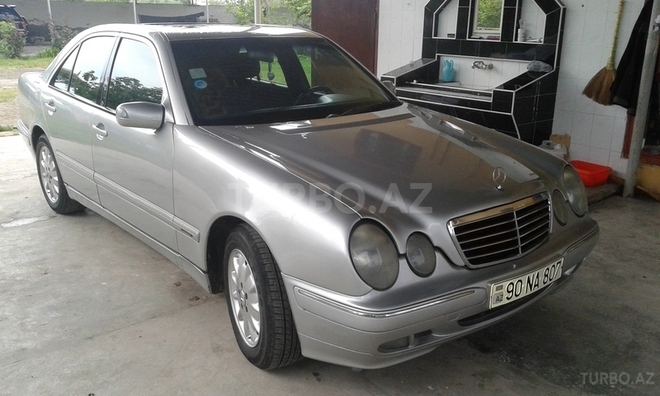 Mercedes E 220 1999, 280,000 km - 2.2 l - Saatlı
