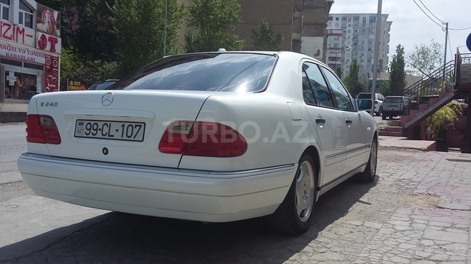Mercedes E 240 1998, 220,000 km - 2.6 l - Bakı