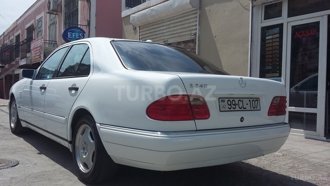 Mercedes E 240 1998, 220,000 km - 2.6 l - Bakı