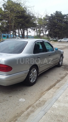 Mercedes E 240 1997, 290,000 km - 2.6 l - Bakı
