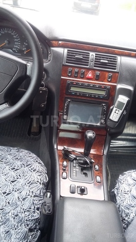Mercedes E 240 1997, 290,000 km - 2.6 l - Bakı