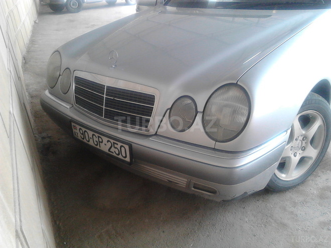 Mercedes E 220 1996, 340,000 km - 2.2 л - Bakı