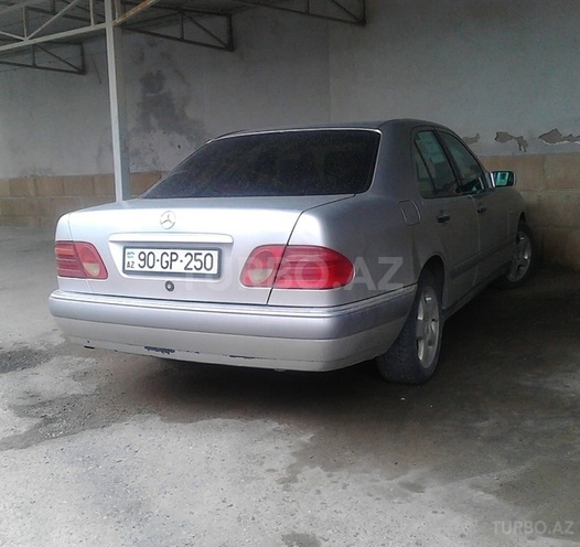 Mercedes E 220 1996, 340,000 km - 2.2 л - Bakı