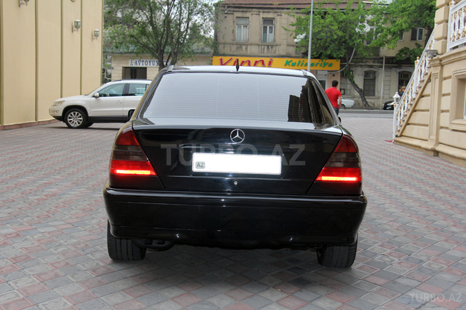 Mercedes C 240 1998, 172,000 km - 2.4 l - Bakı