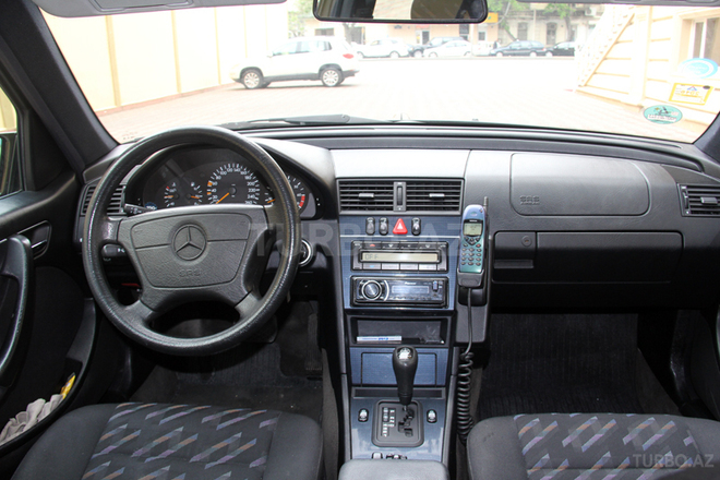 Mercedes C 240 1998, 172,000 km - 2.4 l - Bakı