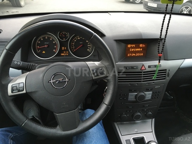 Opel Astra 2006, 80,000 km - 1.8 л - Bakı