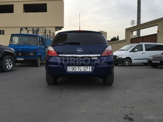 Opel Astra 2006, 80,000 km - 1.8 л - Bakı