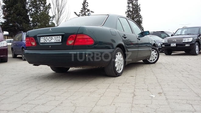 Mercedes E 240 1998, 363,241 km - 2.4 l - Sumqayıt