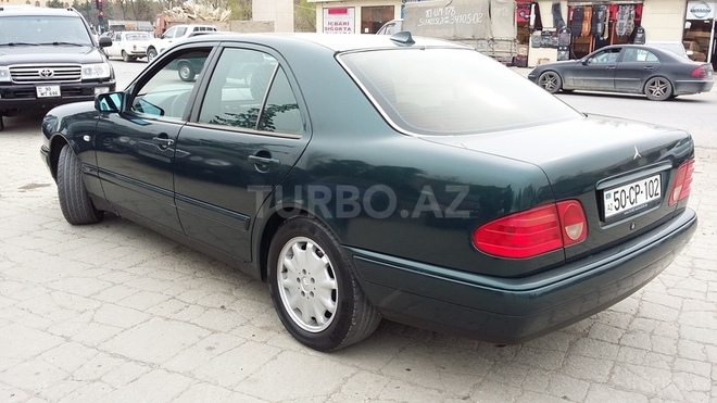 Mercedes E 240 1998, 363,241 km - 2.4 l - Sumqayıt
