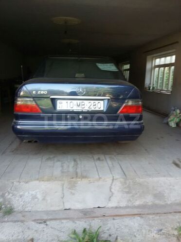Mercedes E 280 1995, 280,000 km - 2.8 l - Sabirabad