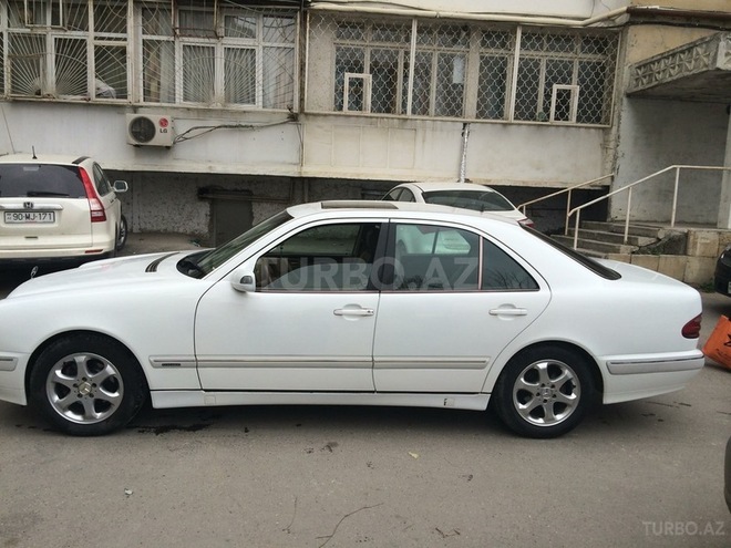 Mercedes E 240 2000, 244,530 km - 2.6 l - Bakı