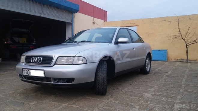 Audi A4 1997, 300,000 km - 1.8 l - Bakı