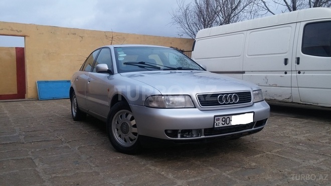 Audi A4 1997, 300,000 km - 1.8 l - Bakı