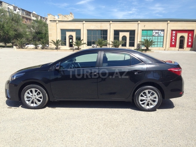 Toyota Corolla 2013, 24,345 km - 1.6 l - Bakı