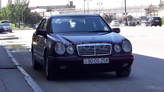Mercedes E 240 1999, 197,518 km - 2.4 l - Bakı