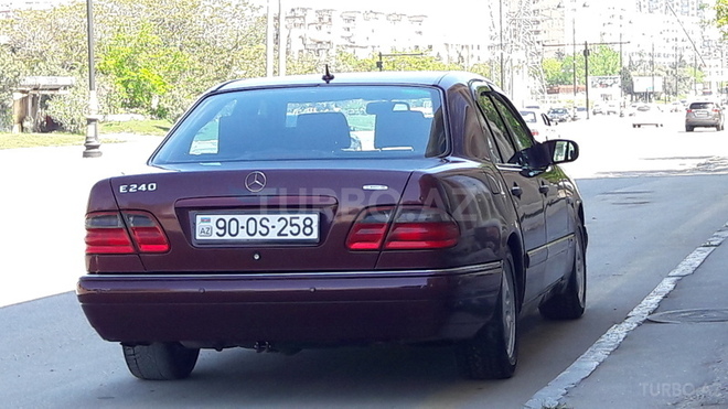 Mercedes E 240 1999, 197,518 km - 2.4 l - Bakı