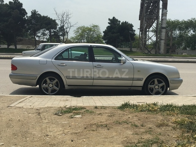 Mercedes E 240 1998, 189,000 km - 2.4 l - Bakı