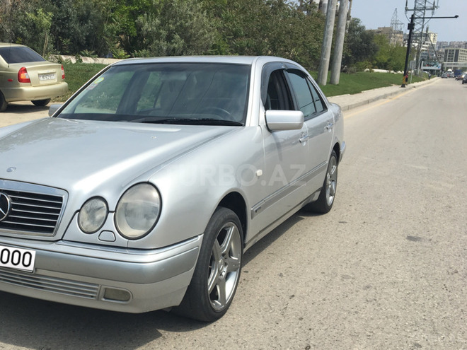 Mercedes E 240 1998, 189,000 km - 2.4 l - Bakı