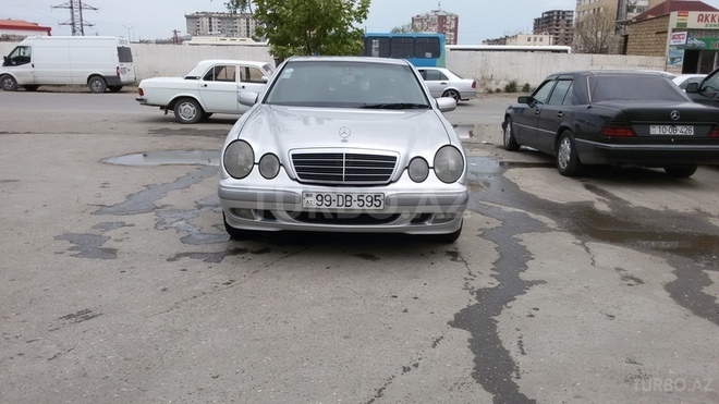 Mercedes E 220 2000, 255,123 km - 2.2 л - Sumqayıt