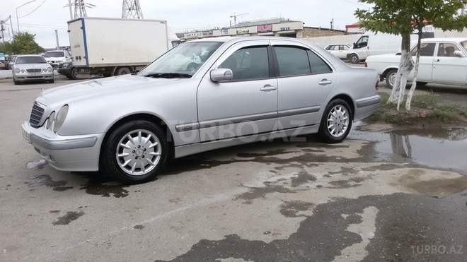 Mercedes E 220 2000, 255,123 km - 2.2 л - Sumqayıt