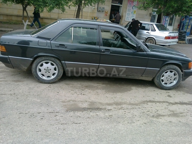Mercedes 190 1992, 356,000 km - 2.0 l - Saatlı