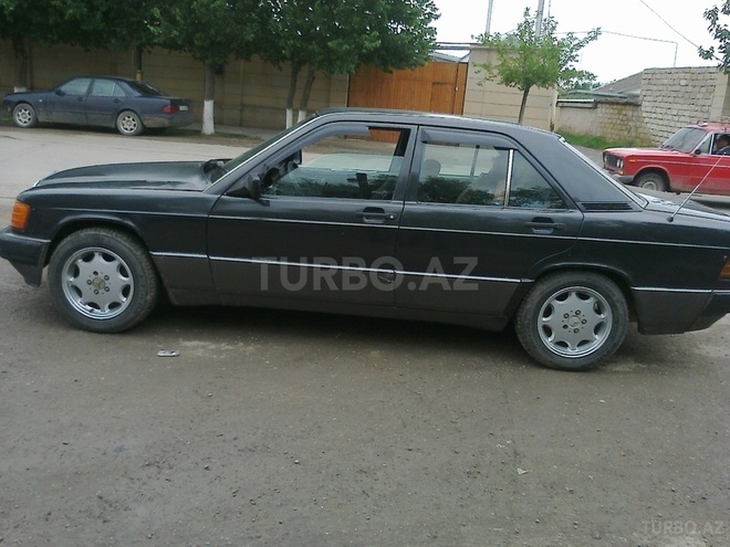 Mercedes 190 1992, 356,000 km - 2.0 l - Saatlı