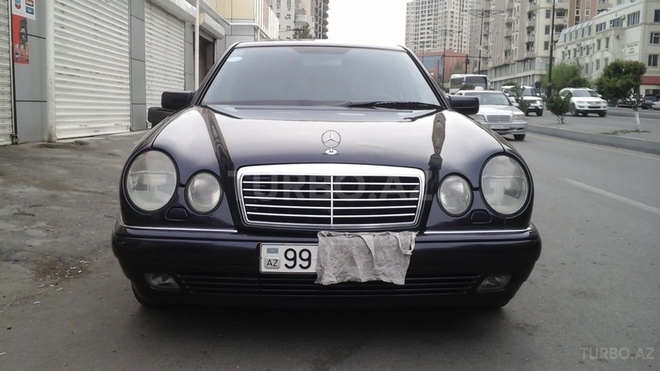 Mercedes E 220 1999, 234,000 km - 2.2 л - Bakı