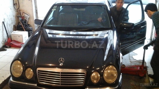 Mercedes E 220 1999, 234,000 km - 2.2 л - Bakı