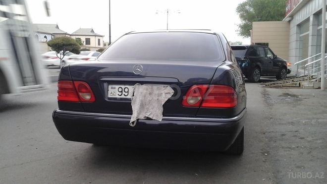 Mercedes E 220 1999, 234,000 km - 2.2 л - Bakı