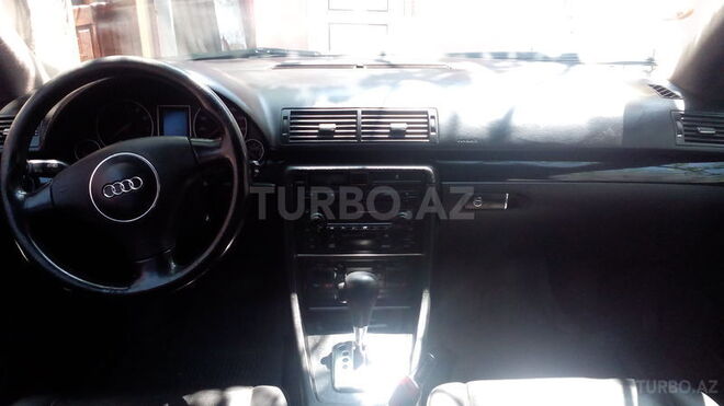 Audi A4 2003, 233,313 km - 1.8 l - Bakı