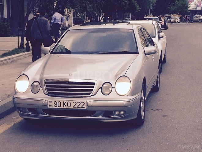 Mercedes E 280 2001, 205,555 km - 2.8 l - Bakı