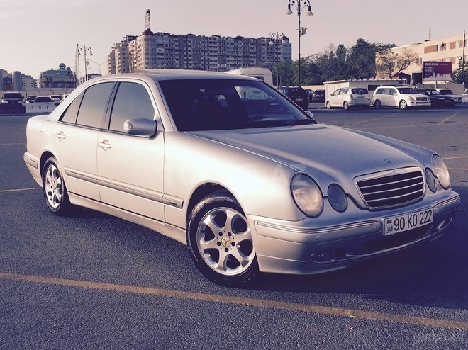 Mercedes E 280 2001, 205,555 km - 2.8 l - Bakı