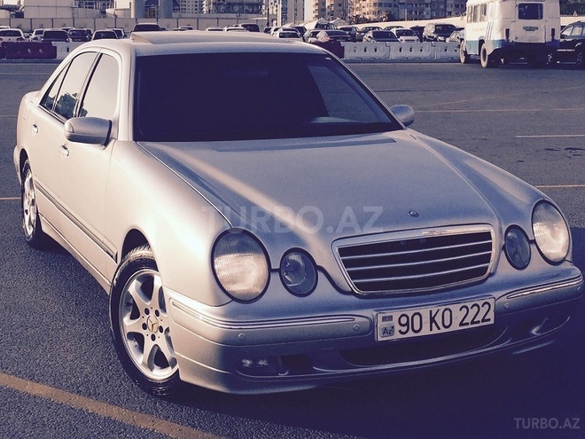Mercedes E 280 2001, 205,555 km - 2.8 l - Bakı