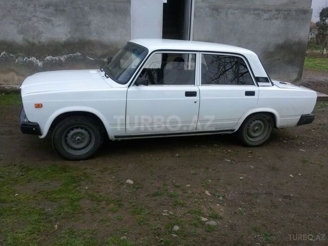 LADA (VAZ) 2107 2009, 41,000 km - 1.6 l - Astara