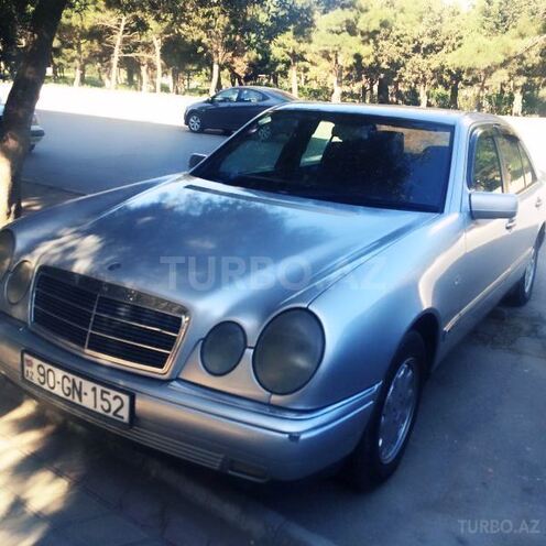 Mercedes E 200 1996, 272,000 km - 2.0 l - Bakı