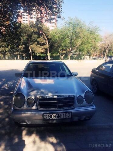 Mercedes E 200 1996, 272,000 km - 2.0 l - Bakı